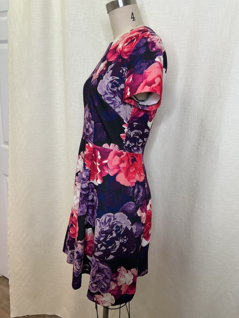 Eliza J Floral Fit & Flare Dress Size 4 Short Sleeve Navy Pink Purple A Line - Picture 3 of 7